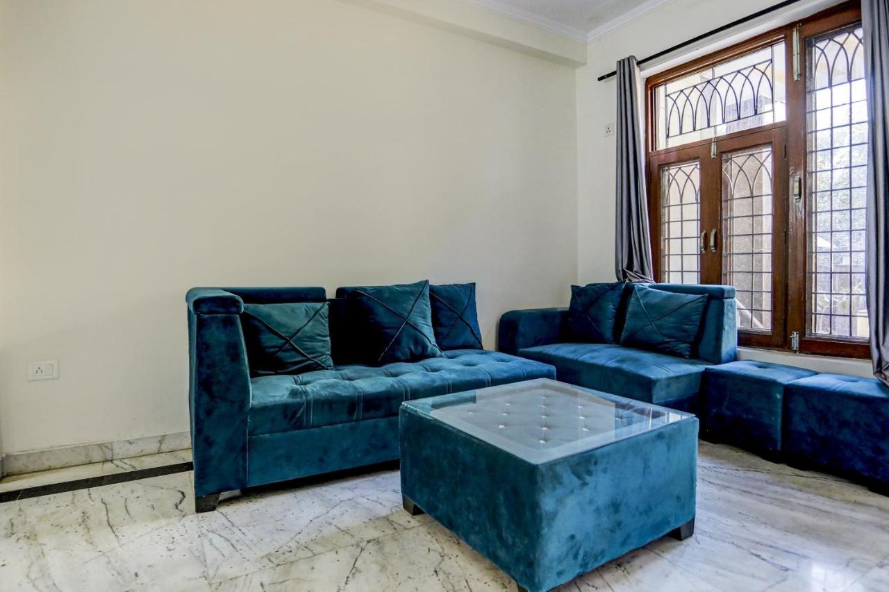 Hotel Super Capital O Uk House Residency Gurgaon Exterior foto
