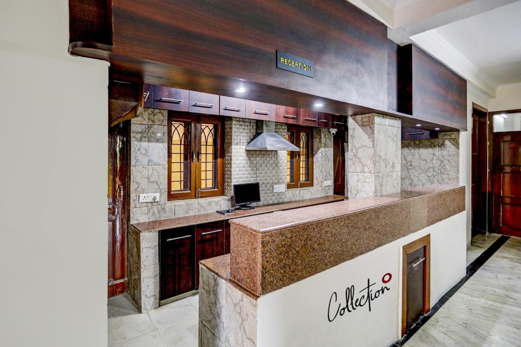 Hotel Super Capital O Uk House Residency Gurgaon Exterior foto