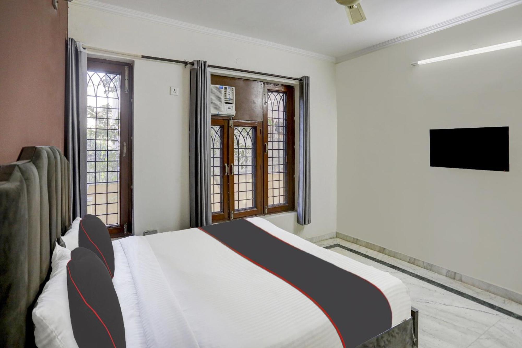 Hotel Super Capital O Uk House Residency Gurgaon Exterior foto